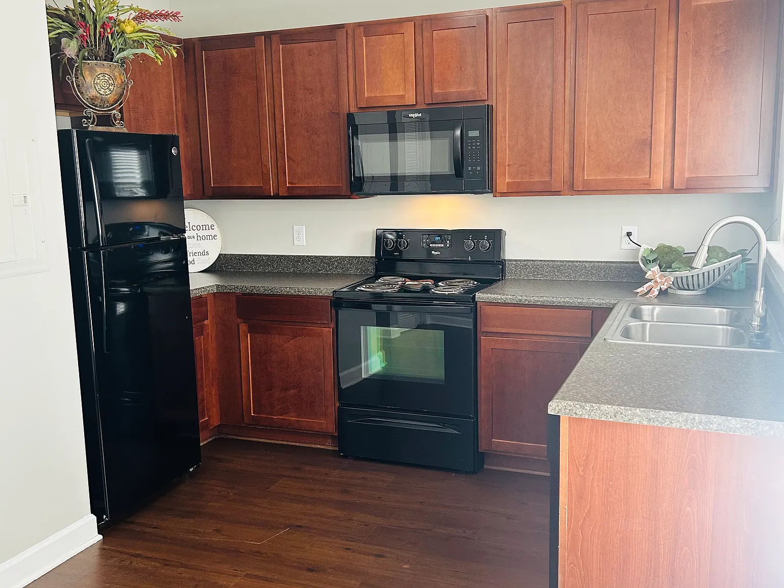 Lincoya Bay Townhomes — Photo 3