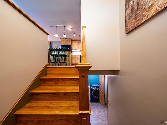 5th image of 56 Feather Ridge Rd