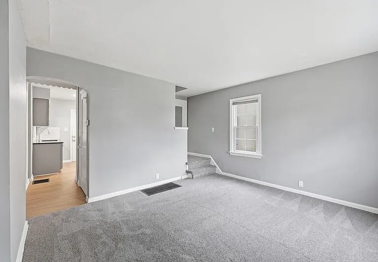 735 E Mithoff St — Photo 5