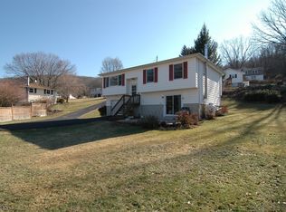 6 Staman Rd, Vernon, NJ 07462