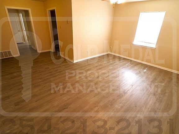 3rd image of 1706 Cole St #B