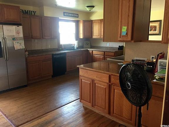 3rd image of 249 Eastman Ave