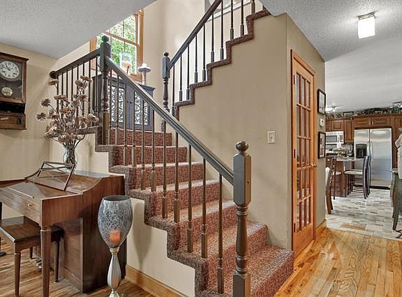 4th image of 239 Belden Dr