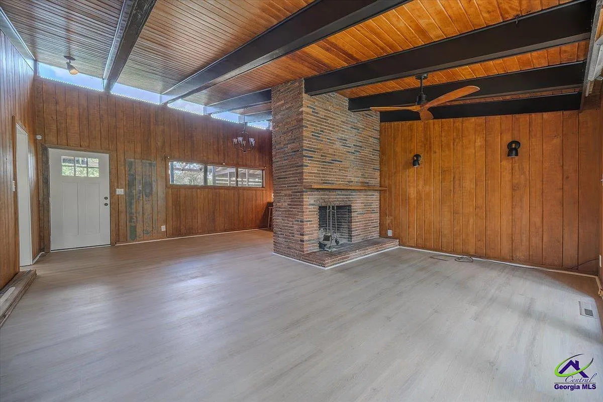 2 bed, 1.0 bath, 1270 sqft, $1,650 — Photo 4
