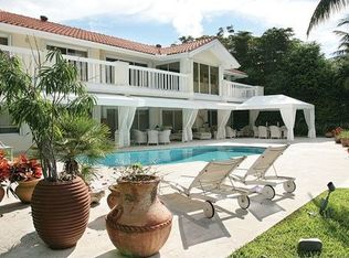 7280 W Lago Dr, Coral Gables, FL 33143