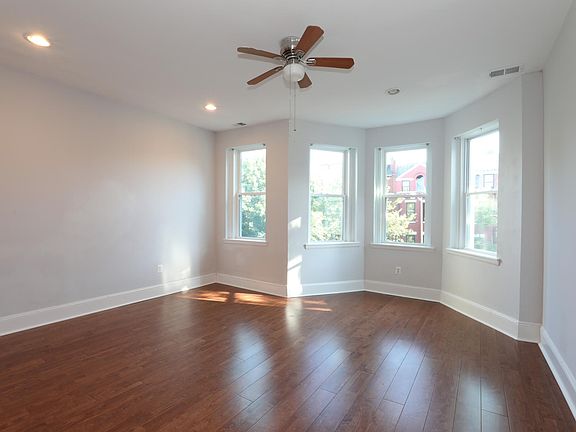 Main floor - Living room