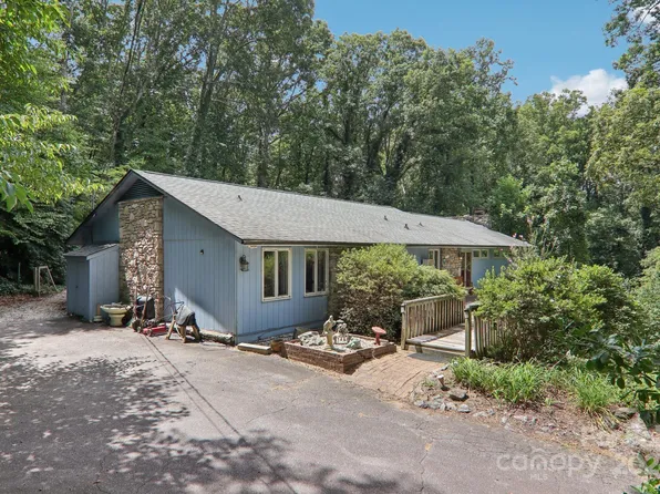 5 Mayfair Dr, Candler, NC 28715