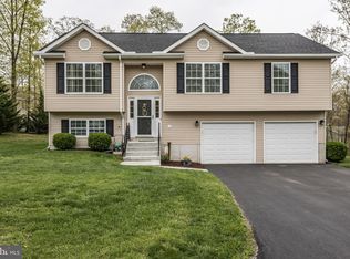166 Leviticus Dr, Bunker Hill, WV 25413