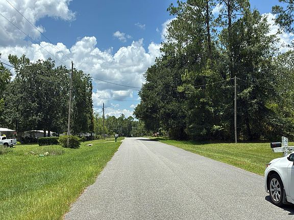 4th image of 35 Orchid Ave