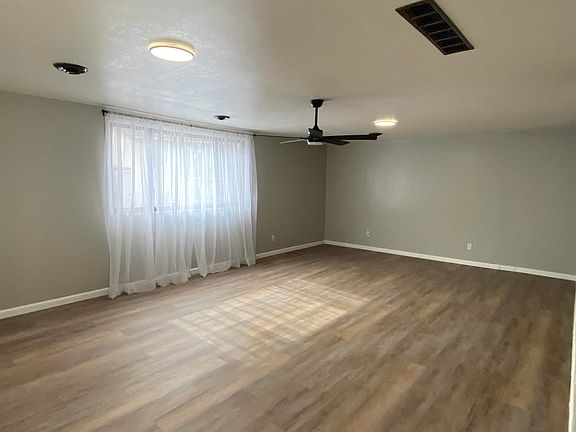 5th image of 2630 Deerwood Dr
