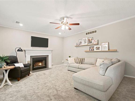3rd image of 13107 S Arapaho Dr