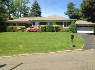 2 Stonycrest Rd, Rye, NY 10604