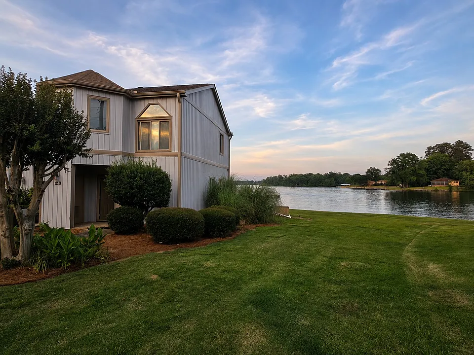 120 Lake Ridge Dr #120