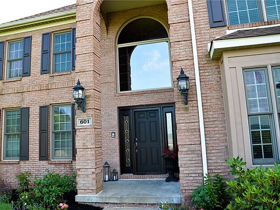 2nd image of 601 Adare Ct