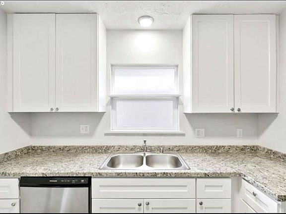 2nd image of 306 18th Ave #2