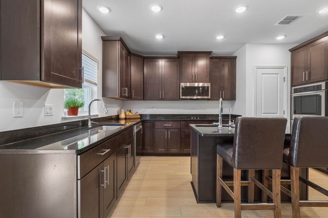 next background image