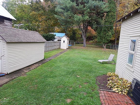 4th image of 297 N Main St