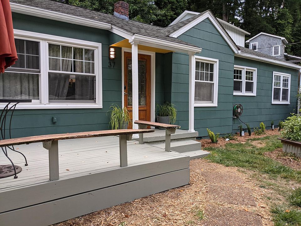 Fenced in front yard and patio