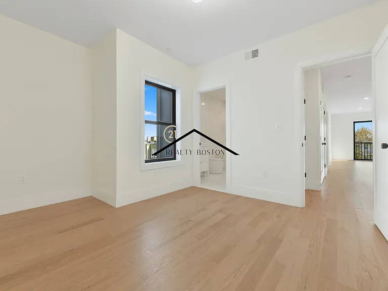 219 Paris St #4 — Photo 14