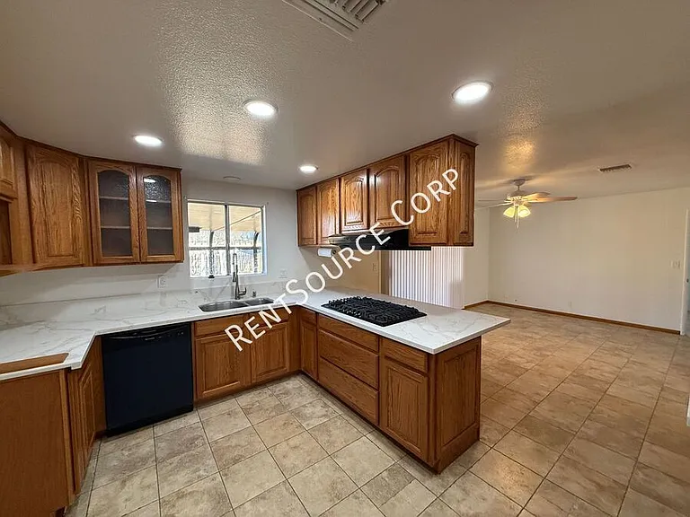 4827 W Avenue L6 — Photo 14