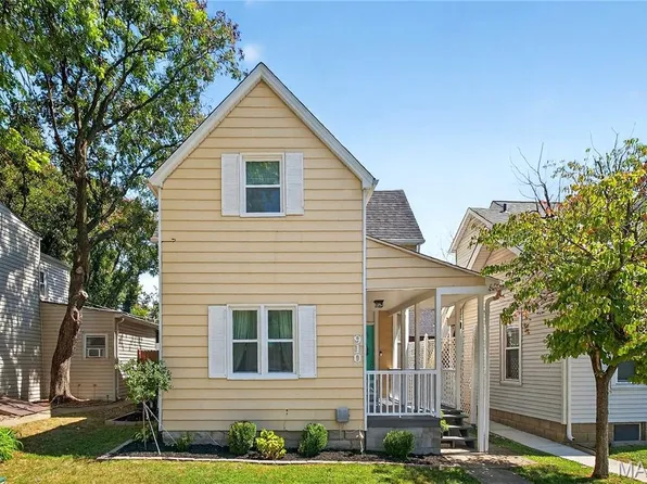 910 N Benton Ave, Saint Charles, MO 63301