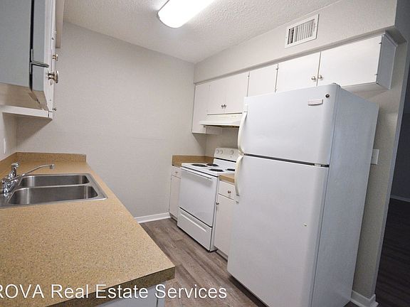 3rd image of 2420 Linden Ave APT 6