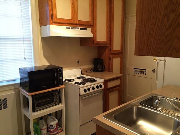 4th image of 100 Lewis Dr APT 21L