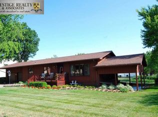 106 W 9th St, Alma, KS 66401