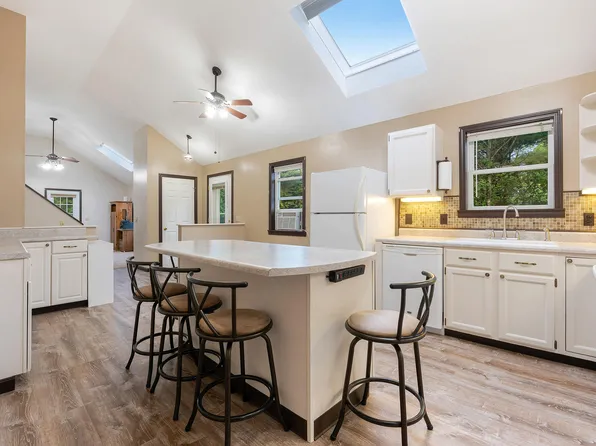 8 Spear Drive, Bowdoinham, ME 04008