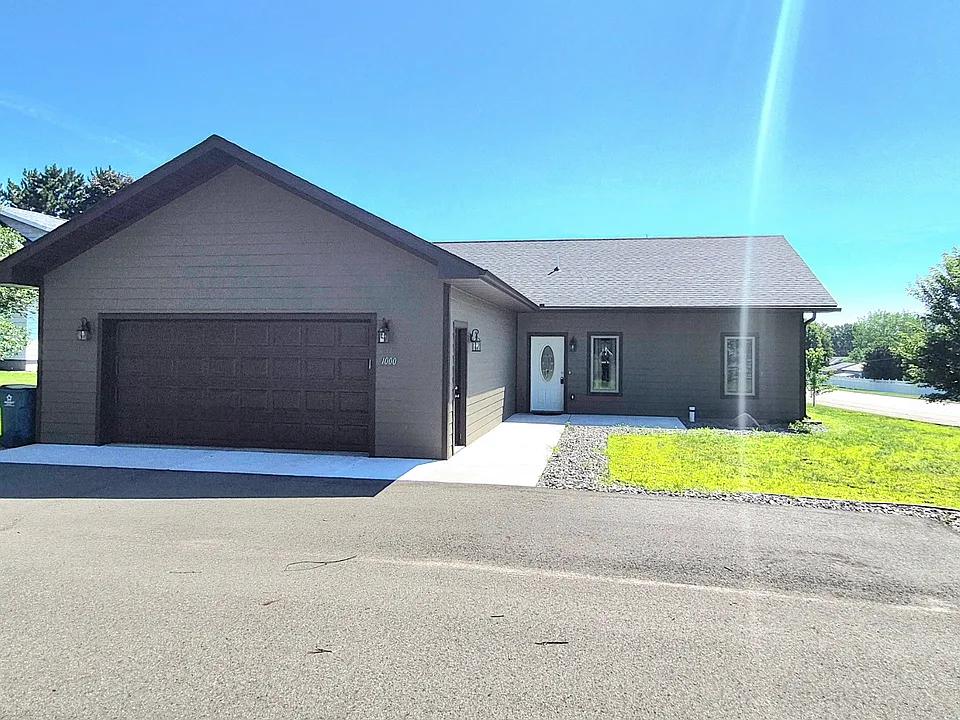 1000 10th Ave NE