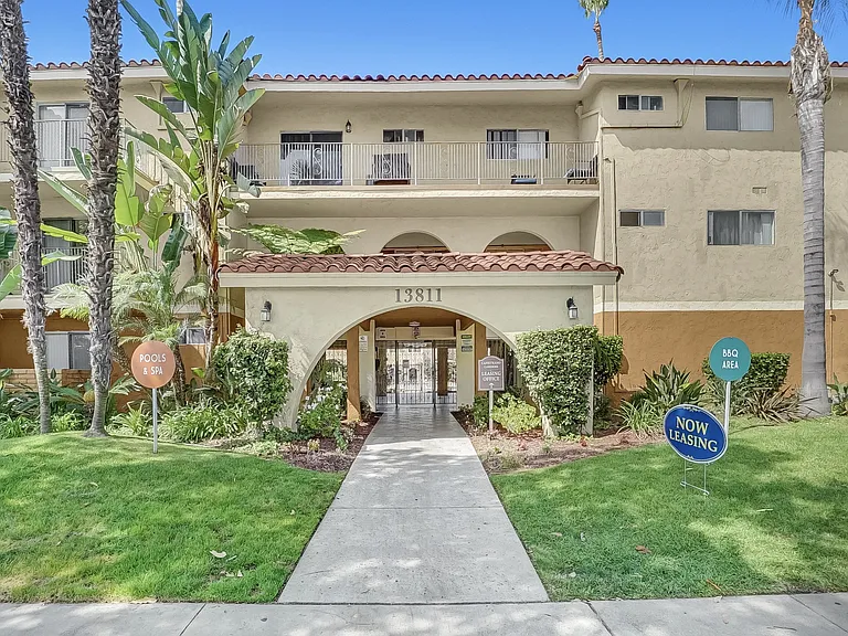 Capistrano Gardens — Photo 1