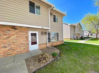750 W Village Rd APT 107, Chanhassen, MN 55317