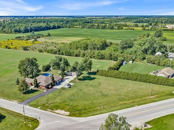 374 Inman Side Rd, Kingsville, ON N0P 2G0