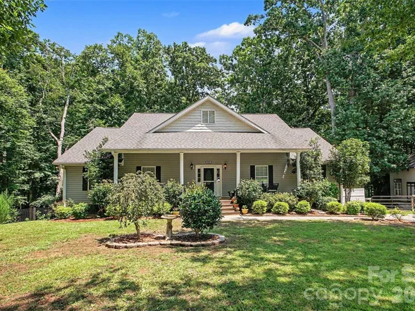 8446 Aqua Ln, Kannapolis, NC 28081