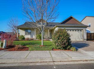 1309 Cloudmont Dr, Junction City, OR 97448