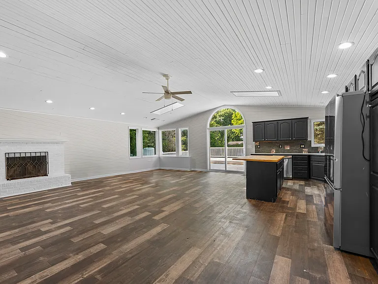 13404 Sequoia Ln N — Photo 33