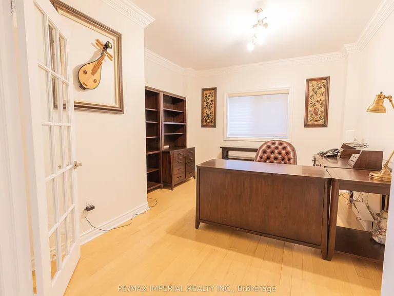 2 Farnham Dr — Photo 4