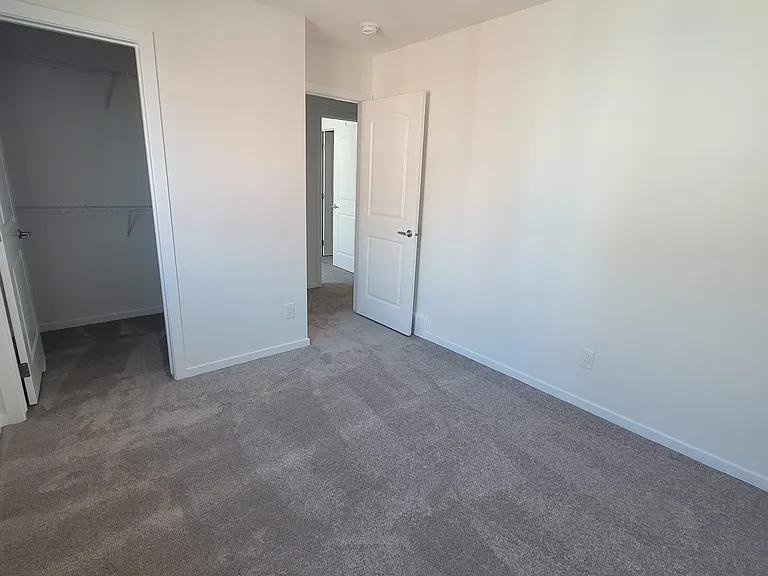 40 Carringham Gate NW #M — Photo 21