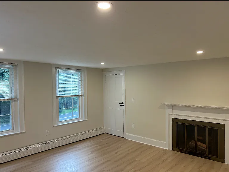 358-360 King St #B — Photo 1