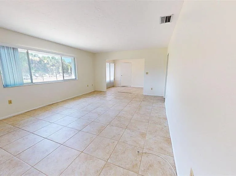 1213 Glen Oaks Dr E — Photo 21