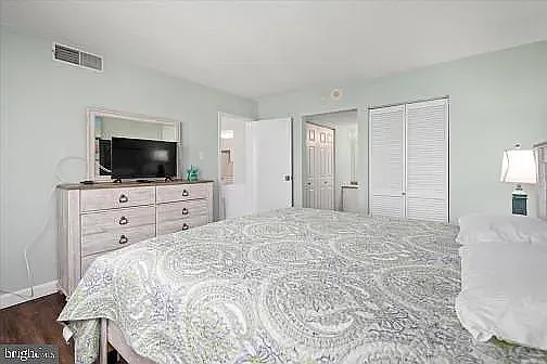 2 bed, 1090 sqft, $1,750 — Photo 4