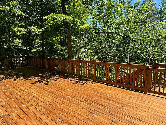 3rd image of 45 Parkwood Dr