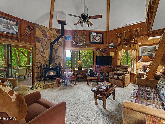 4th image of 240 Mountain Laurel Drive