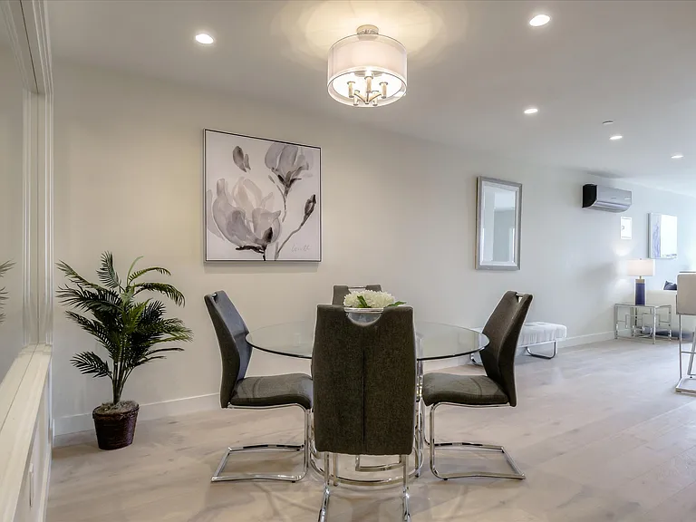2224 Clement St — Photo 11