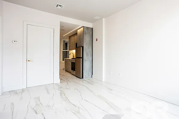 Rented by EXR | media 57