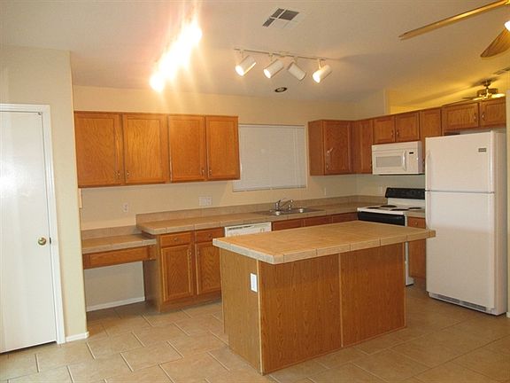 4th image of 3056 W Lone Cactus Dr