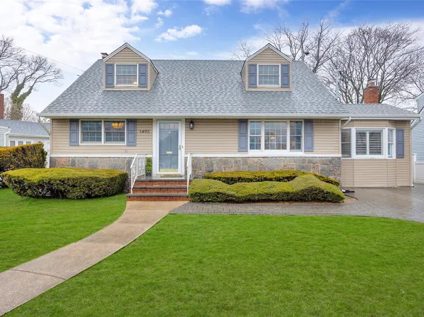 1493 N Meadow Road, Merrick, NY 11566