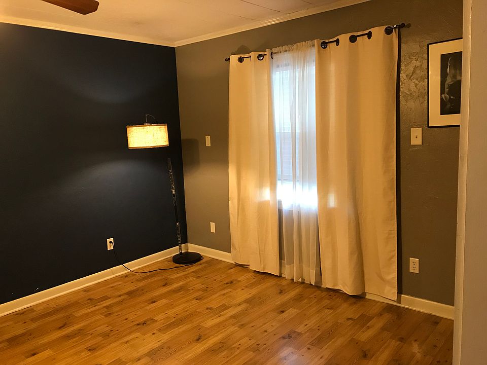 Living room / Library