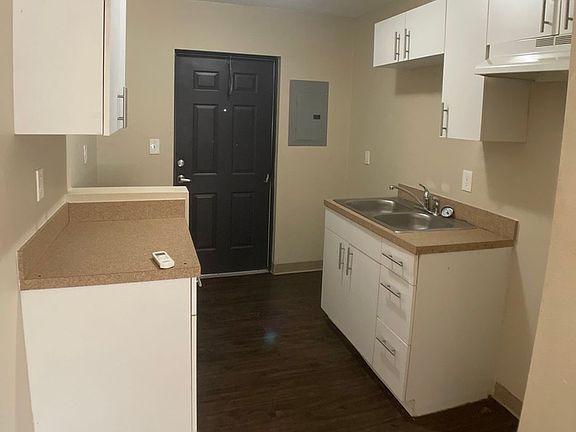 5th image of 3015 Country Ln #44
