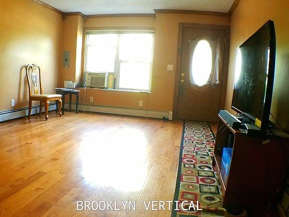 4th image of 2870 W 25th St